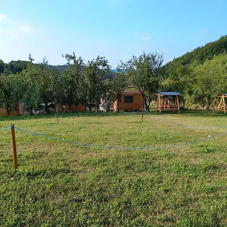 Poiana Stelelor Κάμπινγκ *